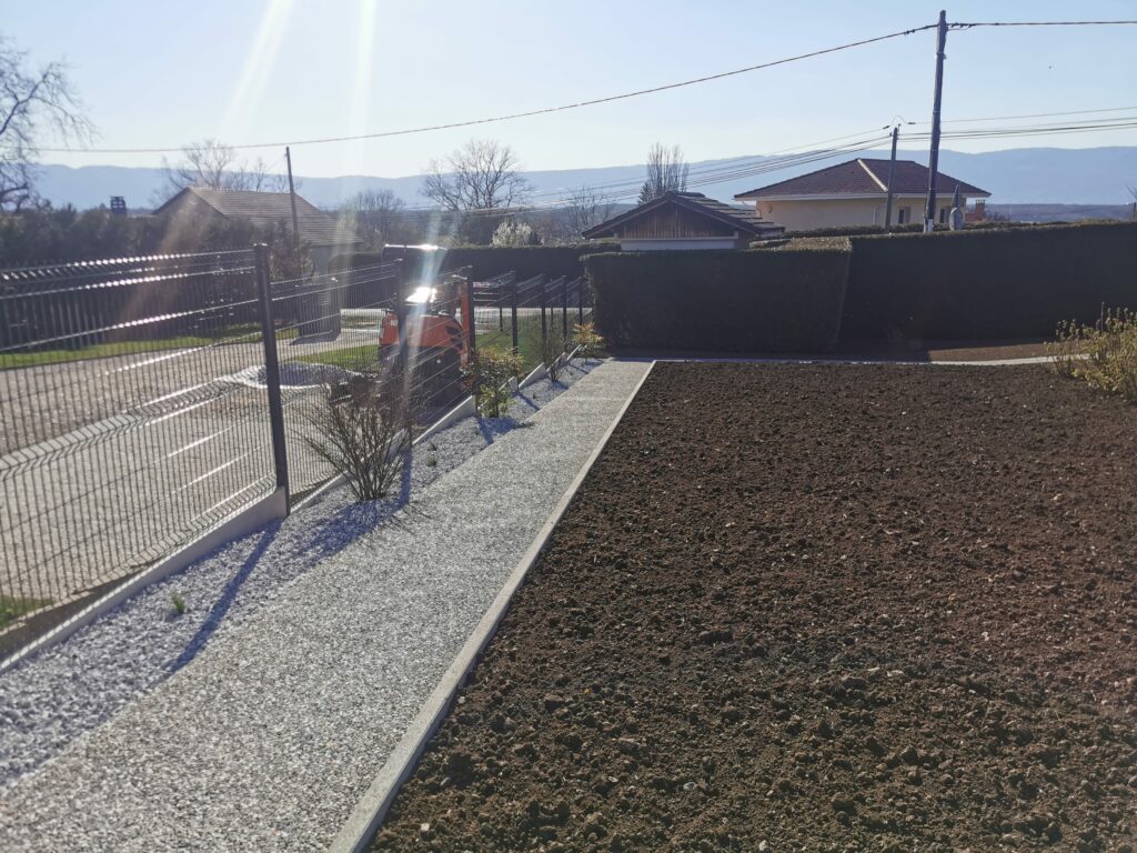 grillage en escalier pour une séparation dans une pente