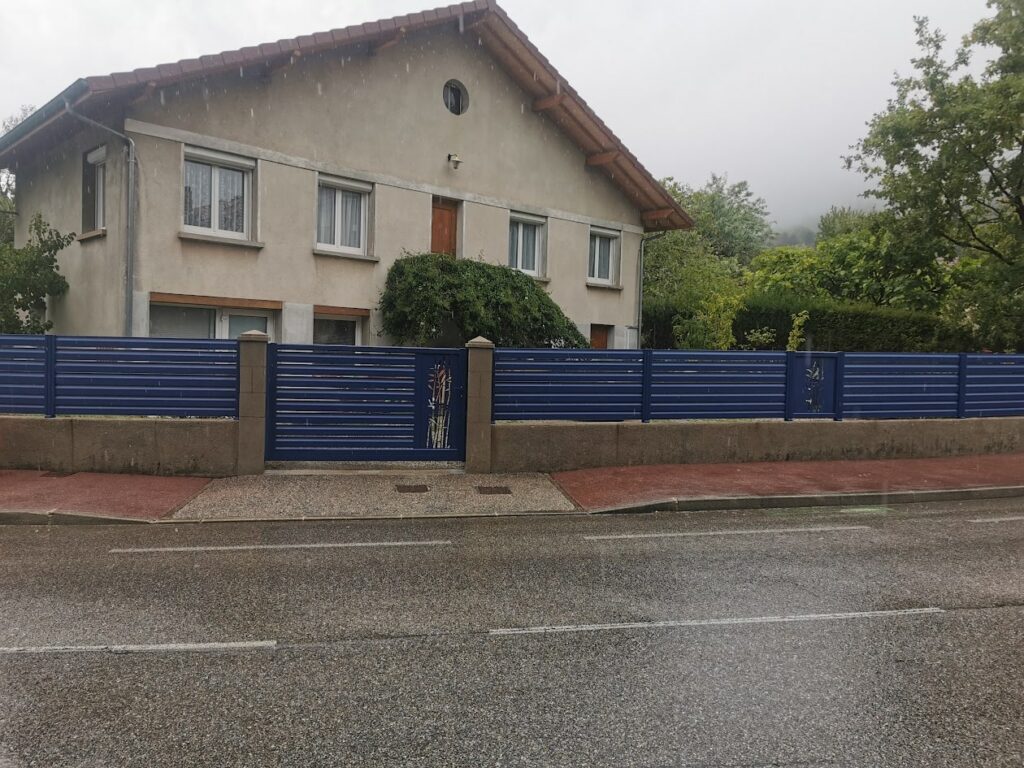 L'installation d'un portail et d'une clôture en aluminium en Savoie (73) 