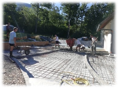 préparation du sol pour poser le béton désactivé